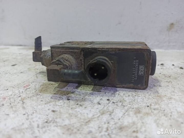 Электромагнитный клапан A0049975536