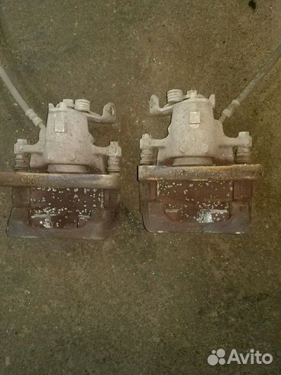 Задний тормозной суппорт Опель Инсигния