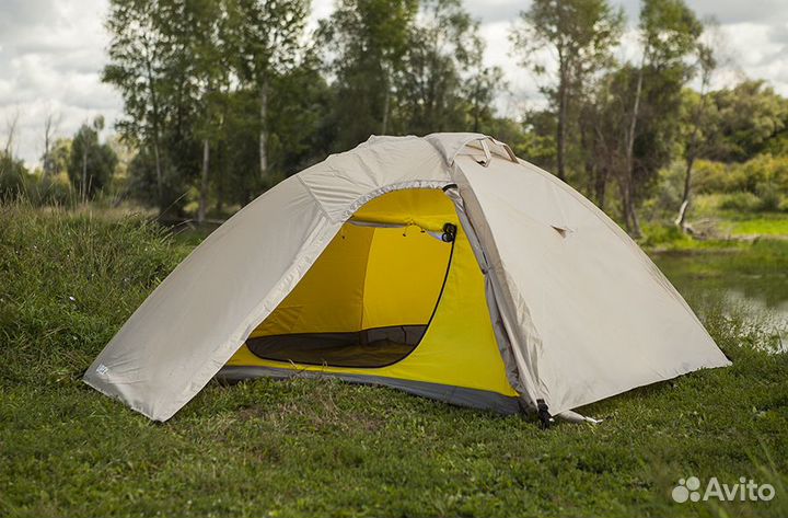 Туристическая палатка 