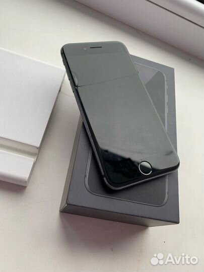 Телефон iPhone 8 64 gb