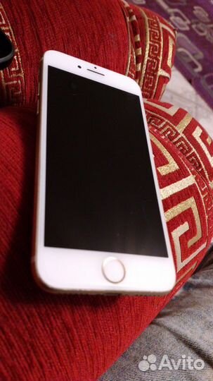 Телефон iPhone 7
