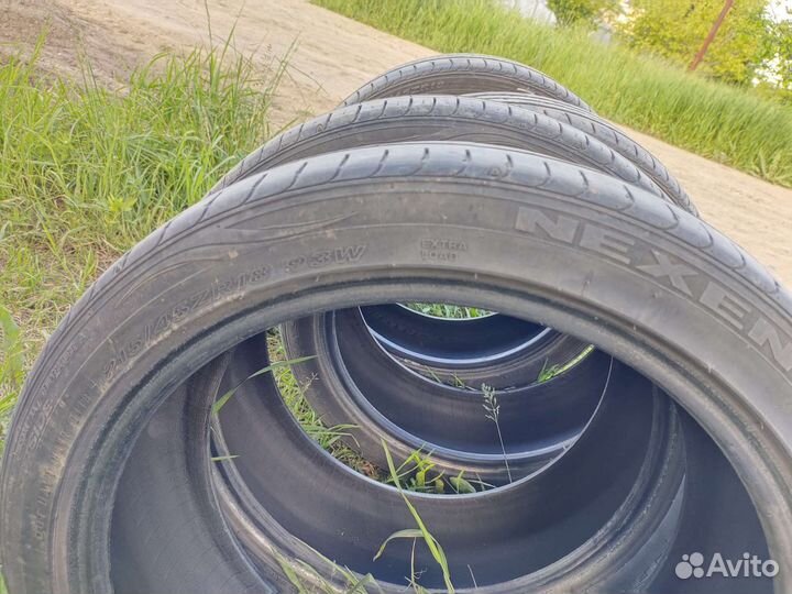 Nexen N'Fera SU1 215/45 R18 93W