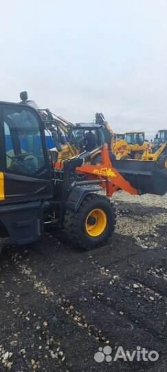 Фронтальный погрузчик Kyloton ZL20, 2023