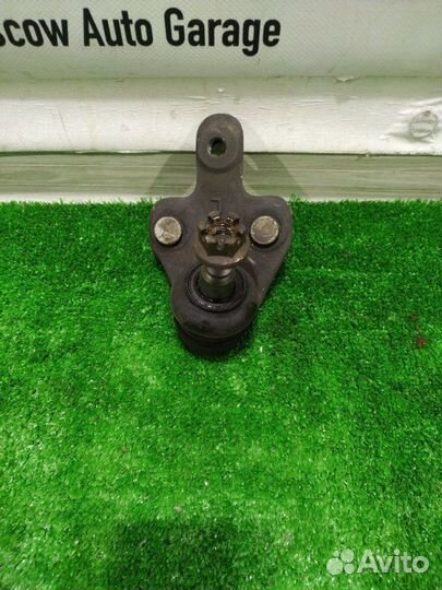 Шаровая опора передняя левая Lexus Rx 450 GYL25