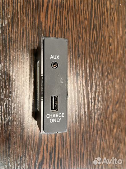 Блок USB AUX 8S035726 от Audi TT 8S