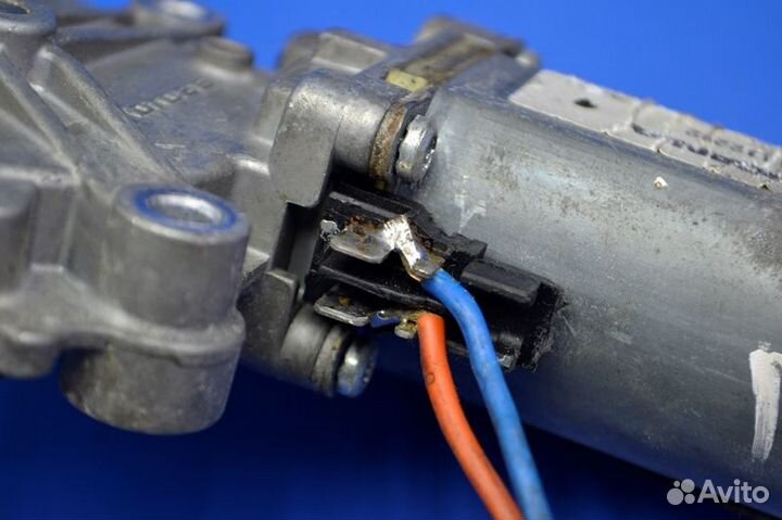 Моторчик стеклоподъёмника, левый scania R-series