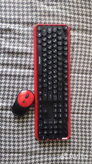 Беспроводная клавиатура и мышь