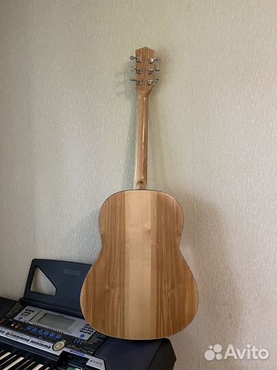 Акустическая гитара