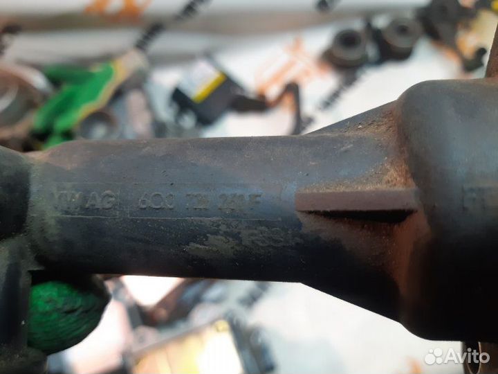 Рабочий цилиндр сцепления Volkswagen Passat B7