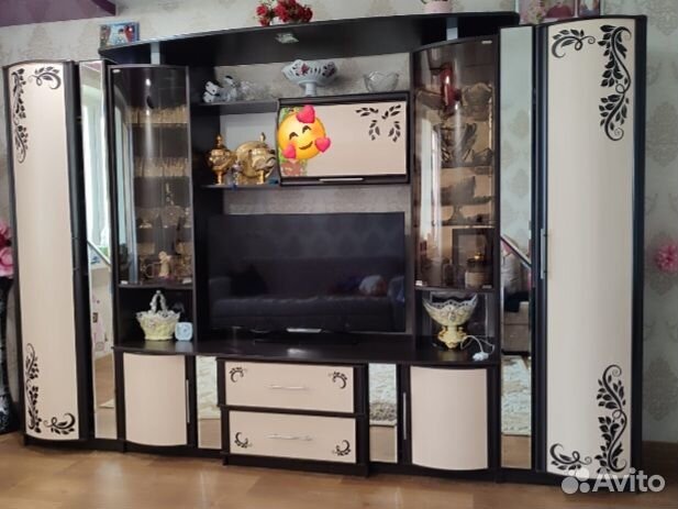 Стенка в гостиную