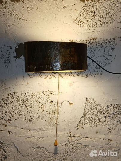 Бра из дерева ручной работы