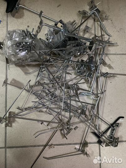 Крючки для экономпанелей