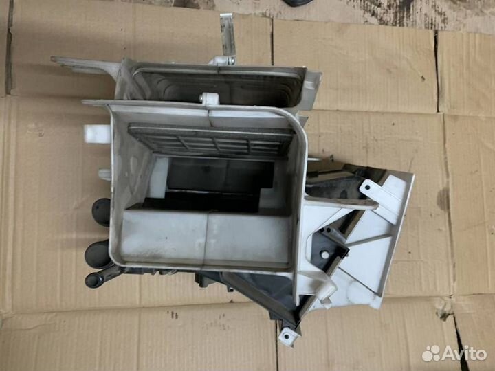 Корпус печки nissan cube AZ10