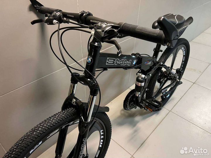 Велосипед на литых дисках BMW