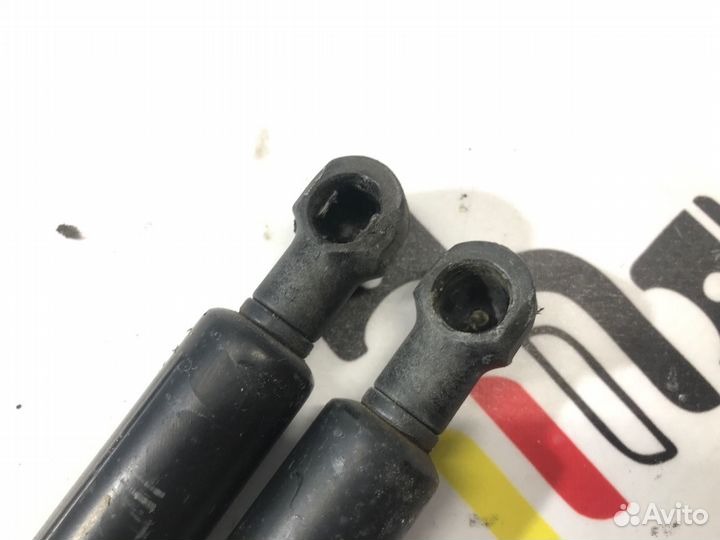 Амортизатор капота Bmw X3 E83 M54B30 2005