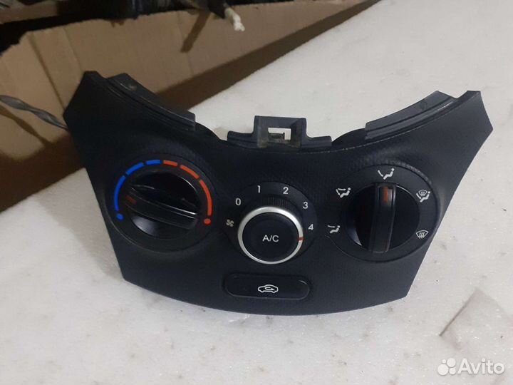 Блок управления печки Hyundai Solaris 1