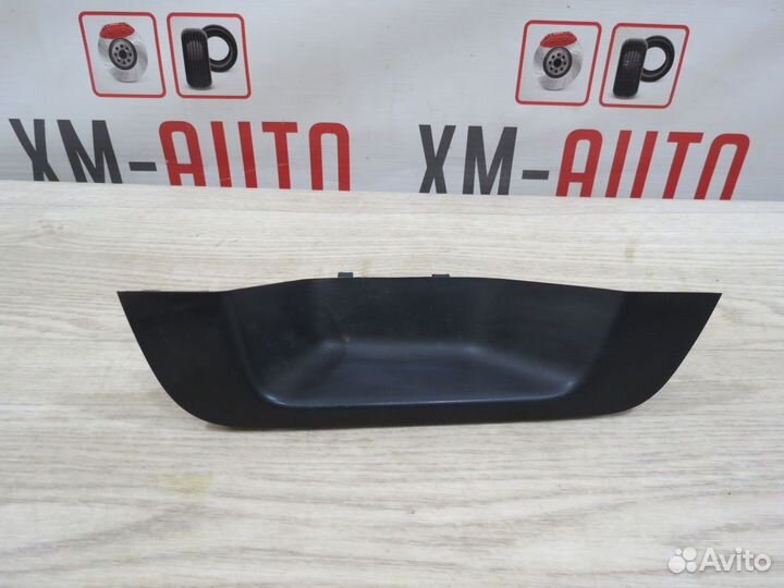 Накладка ручки передняя левая Nissan Almera G15