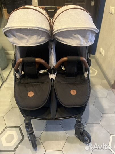 Коляска для двойни