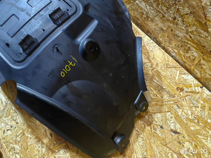 Подкрылок передний левый Bmw F30