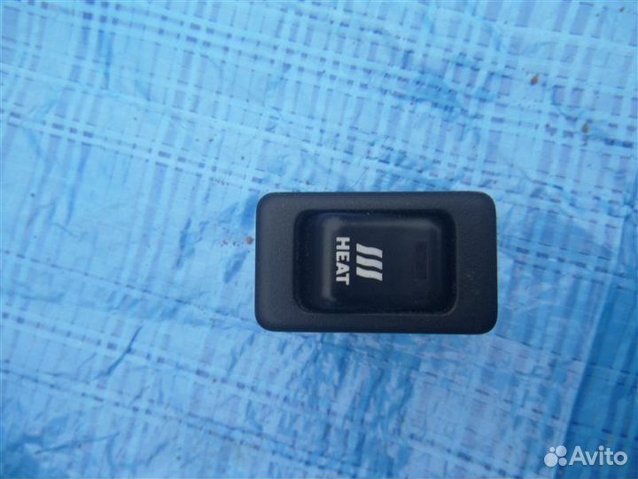 Кнопка прогрева двигателя Nissan Elgrand AVE50