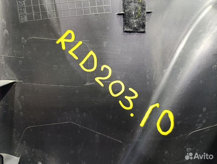 Обшивка багажника нижняя левая Toyota Fortuner