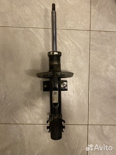 Амортизатор передний Skoda Rapid