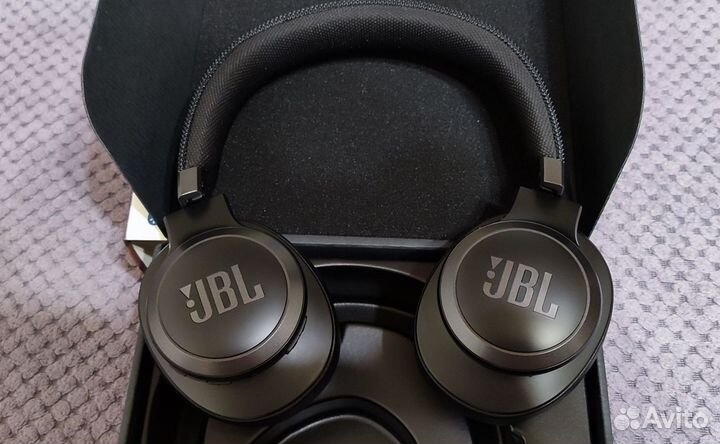 Наушники JBL Live 660NC