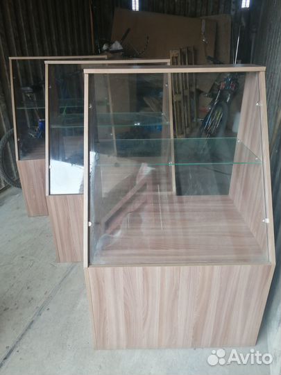 Шкаф витрина