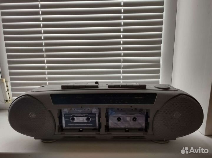 Двухкассетная магнитола