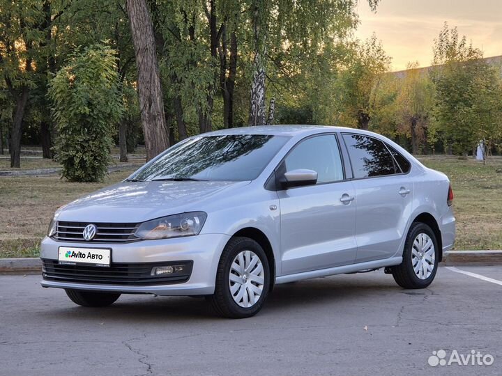 Volkswagen Polo 1.6 AT, 2015, 76 100 км