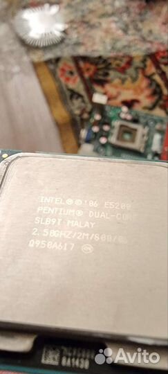 Материнская плата с процессором и памятью