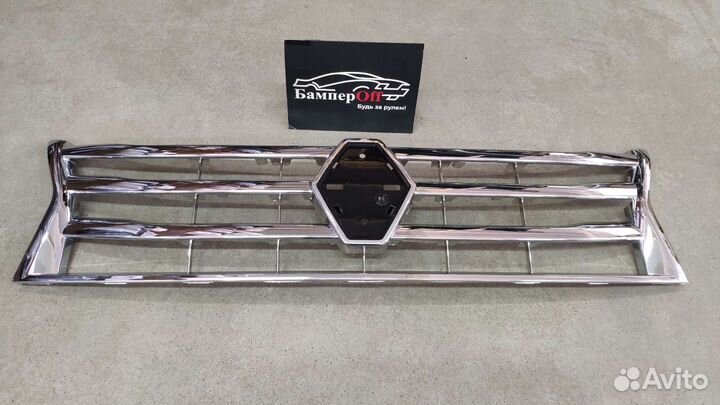 Решетка радиатора Renault Duster 2010-2015