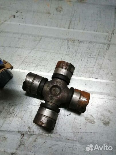 Крестовина кардана