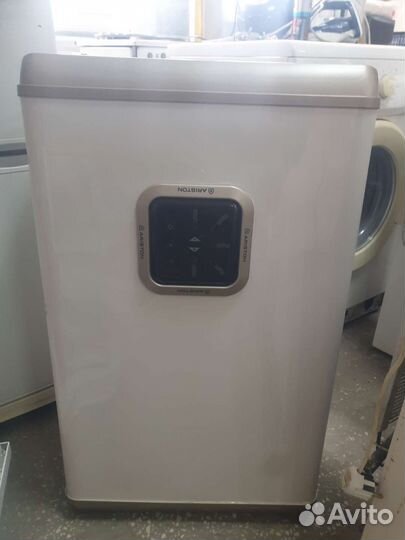 Водонагреватель Hotpoint ariston