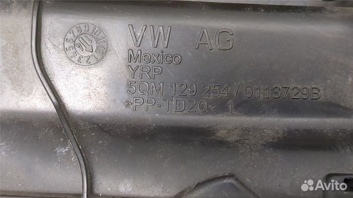 Воздухозаборник Volkswagen Golf 7, 2015