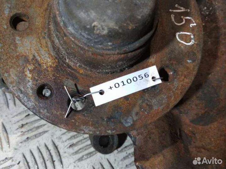 Ступица передняя левая Mercedes-Benz E W210