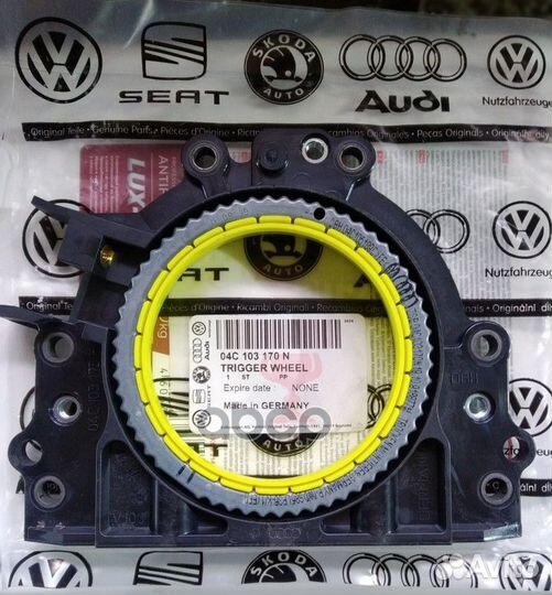 Сальник коленвала задний с крышкой 04C103170N VAG