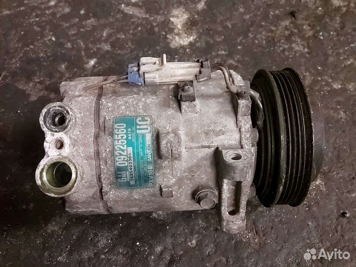 Компрессор кондиционера Опель Вектра С