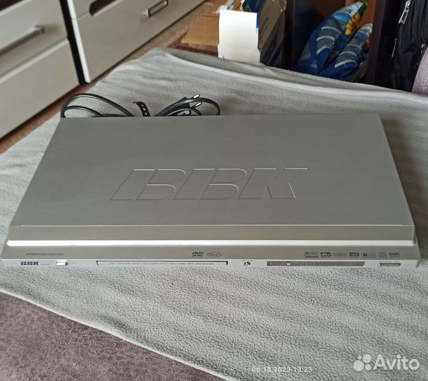 Dvd плеер BBK DT 9904 S