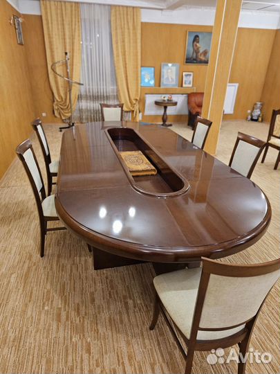 Президентский стол из красного бука