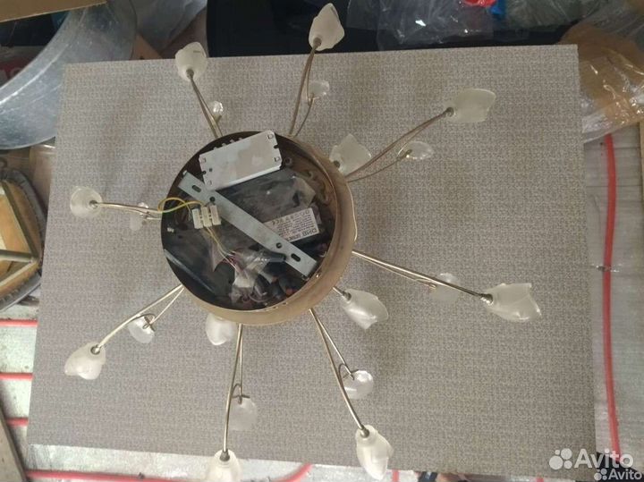 Люстры и светильники бу