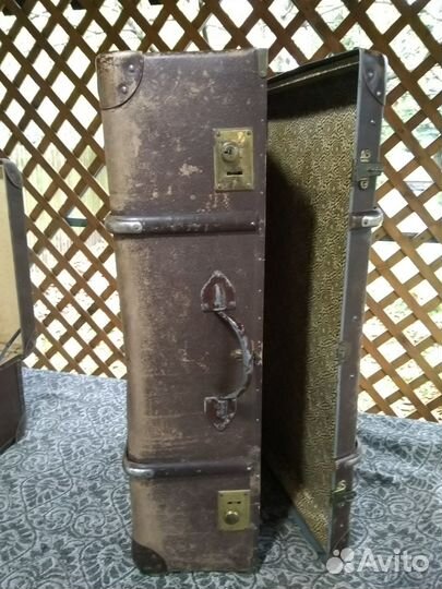 Чемодан антикварный