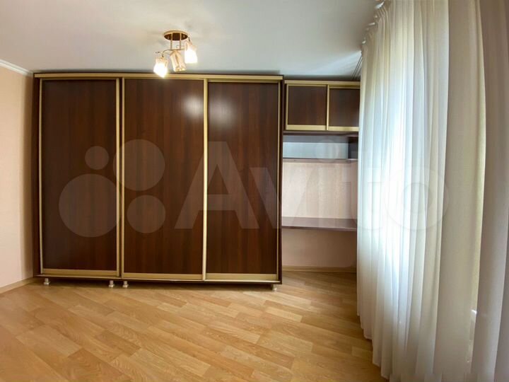 4-к. квартира, 105 м², 3/10 эт.