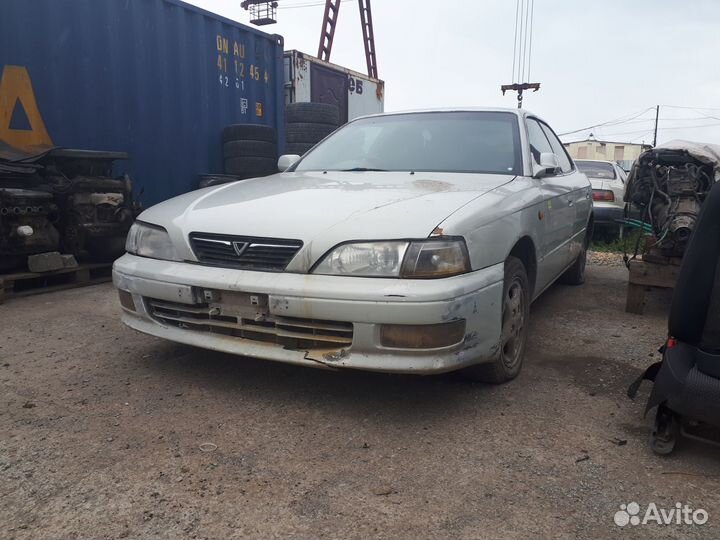 В распил Toyota Vista SV40