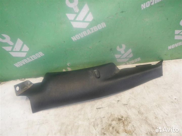 Обшивка стойки Фольксваген Гольф 4 Бора