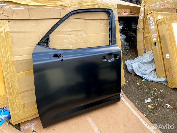 Дверь передняя левая Toyota Land Cruiser 300