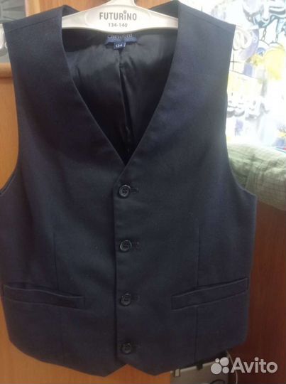 Жилетка для мальчика школьная