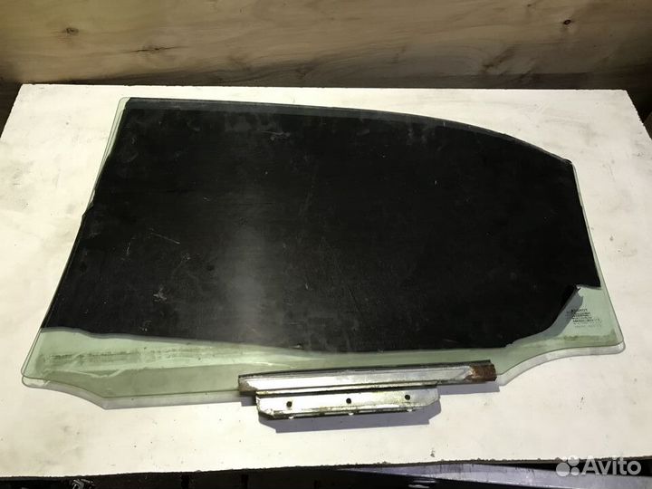 Стекло заднее правое Toyota Corolla 120