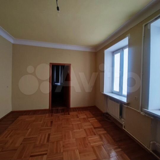 2-к. квартира, 46 м², 3/3 эт.