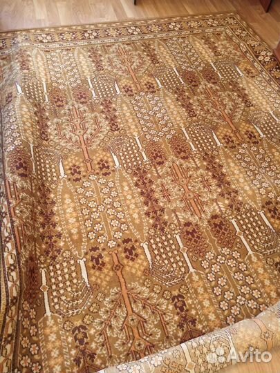 Ковер шерстяной